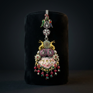 Glamoroso Conjunto de Joyería Antigua Judía, Impresionantes Dijes de Plata con Diamantes y Piedras Preciosas para Bodas, Compromisos y Ocasiones Especiales (India) - Product Image 4