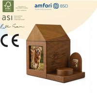 Urne commémorative personnalisée en bois pour animaux de compagnie avec cadre photo en forme de maison, nom gravé et pot à souvenirs pour les cendres de chien ou de chat
