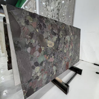 Grande dalle de granit Verde Marinace naturel poli et cuiré pour plan de travail de cuisine, escalier de villa, panneau mural, carrelage de sol
