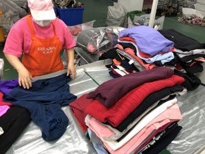 เสื้อผ้าเทนนิสผู้ชายมือสอง เสื้อผ้าเด็กมือสอง ราคาถูกที่สุด - Product Image 3