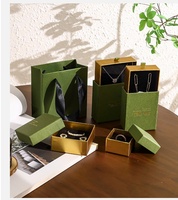 Vintage Grüne Schmuckbox mit Heißprägung und Schublade, Spezielle Texturpapier-Geschenkverpackung für Ringe, Halsketten, Ohrringe und Armbänder