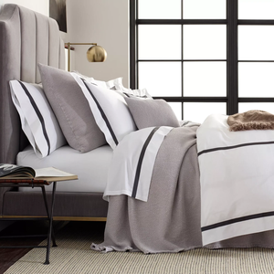 Ropa de <span class=keywords><strong>cama</strong></span> de hotel Líneas bordadas en fundas de edredón y fundas de almohada Sábana plana Juego de <span class=keywords><strong>cama</strong></span> blanco - Product Image 4