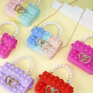 Hoge kwaliteit schattige mini siliconen crossbody tas handtas meisjes kinder snoepkleurige make-up tas nieuwe cartoon groothandelsdoos - Product Image 3