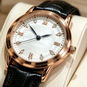 Reloj de cuarzo de estilo femenino con números romanos y correa de cuero con diseño de concha - diseño sencillo - Product Image 6