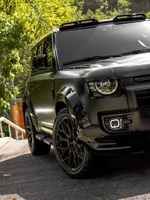 Pour Land Rover Defender 110 2020+ Nouveau Kit Carrosserie Style Urbain 2026 de Haute Qualité avec Feux de Toit, Couvre-roues et Élargisseurs d'Ailes
