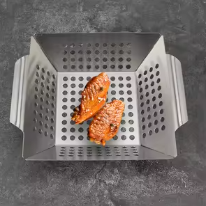 Panier de barbecue perforé antiadhésif en acier inoxydable avec poignée pour utilisation en extérieur - Product Image 4