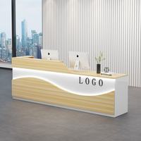 Bureau d'accueil en bois avec comptoir en marbre, éclairage LED ondulé, deux niveaux, pour hall d'accueil, vente en gros, directement de l'usine, logo personnalisé