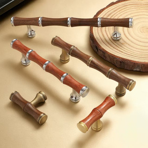Poignées de placard en laiton massif style bambou, poignées de meuble de cuisine de luxe en bois de noyer et bois de rose, boutons de tiroir en T en bois - Vente chaude - Product Image 2