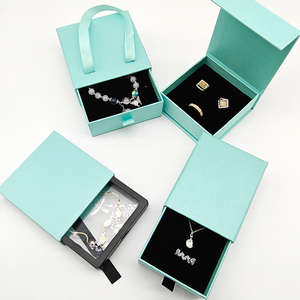 Exhibición de Joyería de Primera Calidad |   Estuche Rígido Deslizante para Pulseras |   Fuente 20Y - Product Image 2