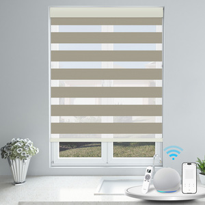 Stores verticaux occultants 100% modernes, électriques, personnalisés, imperméables, en polyester, avec batterie au lithium intégrée - Product Image 3