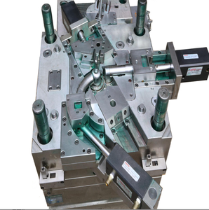 تخصيص قوالب حقن البلاستيك عالية الدقة لتوصيلات الأنابيب الملولبة - Product Image 1