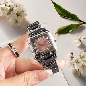 Reloj de pulsera para hombre con caja de aleación de lujo de 40 mm, movimiento de cuarzo, correa de silicona y esfera de cristal - Product Image 1