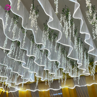 Voilages ondulés blancs, éclairage LED, drapé suspendu, bande lumineuse de plafond scintillante avec rideau pour la décoration de plafond de mariage