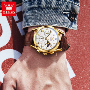 Relojes de Cuarzo OLEVS 2890 de Oferta, Deportivos e Impermeables para Hombre, OEM con Números Arábigos, Fase Lunar y Cronógrafo Dorado - Product Image 4