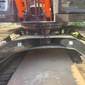 Excavatrice Hitachi ZX130LC d'occasion 2023, poids opérationnel 13 tonnes, capacité de la benne 0,52 m³, moteur et boîte de vitesses pour la construction - Product Image 1