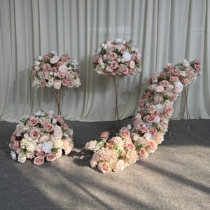 Chemin de table en soie M-FR140, fleurs artificielles en rose, chemin de table luxueux pour décorations de mariage. - Product Image 1