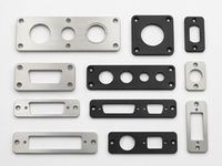 Servicio de Fresado CNC para Conectores de Panel de Interfaz Personalizados, Placa Metálica, con Electroerosión por Hilo y Brochado