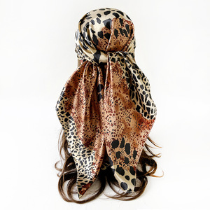 Sciarpe Multifunzione <span class=keywords><strong>per</strong></span> Donne, Foulard in Raso, Grande <span class=keywords><strong>Bandana</strong></span> Quadrata - Product Image 5