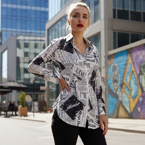 Robe élégante pour femme, chemise en noir et blanc avec imprimé journaux - Product Image 3