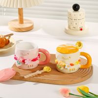 Tasse Tulipe Haut de Gamme avec Cuillère Intégrée – Design Moderne, Tasse en Céramique Fleurie pour Fille, Mignonne Tasse à Eau Ins pour la Maison et les Fêtes
