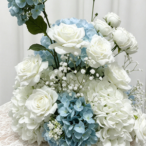 Centro de Mesa con Hortensias Azul Claro y Rosas Blancas, Arreglo Floral Artificial para Recepción de Boda, Mesa de Banquete D - Product Image 2