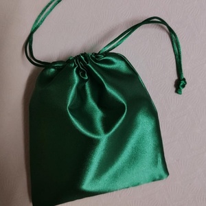 ถุงผ้าไหมใส่เครื่องประดับแบบมีเชือกผูก ใช้ซ้ำได้ สีเขียว/เบจ ขนาด 20*25 ซม. ทนทาน เป็นมิตรกับสิ่งแวดล้อม บรรจุภัณฑ์ของขวัญ รับผลิตตามแบบ - Product Image 6