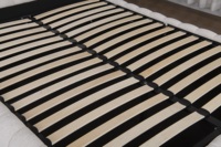 Lit à sommier tapissier en tissu capitonné de style moderne, taille king, avec cadre en bois, fabrication directe d'usine, qualité supérieure, commandes en gros B2B