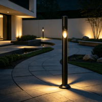 Borne lumineuse LED d'extérieur durable, au design contemporain très apprécié, avec boîtier en aluminium résistant à l'eau et isolation sécurisée