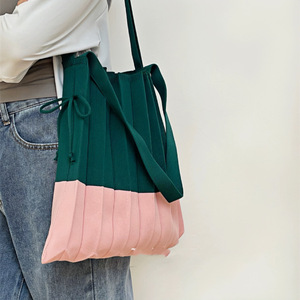 Bolso de Hombro de Punto con Diseño de Bolsa Plegable, Estilo Collage, Colorido, para Mujer, con Parches - Product Image 4