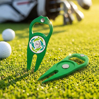 Outil de réparation de divots de golf, marqueur de balle en métal, ouvre-bouteille et outil pour le gazon, un cadeau parfait pour le golf, noir et vert.