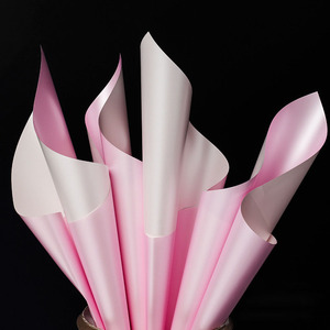 Papier d'emballage floral mat métallisé 7.8S, film imperméable brillant satiné, emballage <span class=keywords><strong>de</strong></span> bouquet, fournitures d'emballage floral en gros - Product Image 2