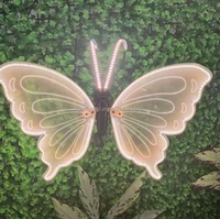 Vente en gros d'ailes de papillon en acrylique LED de haute qualité pour mariage, ouvertes et fermées, adaptées à la décoration de scène de mariage