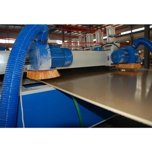 Machine d'occasion certifiée CE <span class=keywords><strong>pour</strong></span> la fabrication de revêtements de sol en PVC LVT, extrudeuse bivis à haute productivité <span class=keywords><strong>pour</strong></span> tapis et moquettes en rouleaux, dispositif efficace - Product Image 4