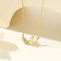 Vente en gros sans ternissure Offre Spéciale plaqué or en acier inoxydable oiseau zircon pendentif collier pour les femmes