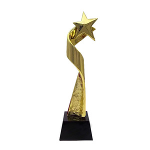 Trophée en résine avec motif étoile HP0016, durable pour les récompenses et les souvenirs - Product Image 1