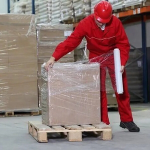 Factory Price Pallet Film LLDPE Stretch Wrap <b>Cast</b> Stretch Film <b>Hand</b> Roll Pallet Wrapping Film - Product Image 6