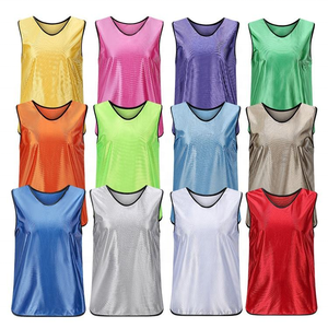 Gilets d'entraînement de football respirants personnalisés avec logo, chasubles de football pas chers, gilets de football en mesh, dossards d'entraînement de football en gros - Product Image 1