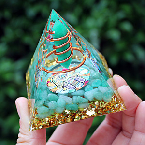 Kogiya <b>Crystal</b> <b>Chip</b> Pyramid Resin Epoxy Craft Desktop Ornament Home Decoration Gift - Product Image 3