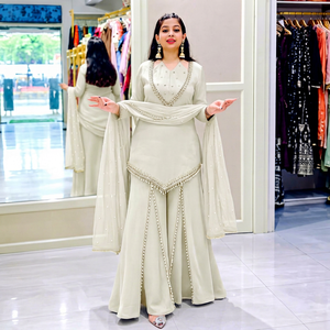 Conjunto Salwar Kameez de Cristal Blanco Bordado con Microincrustaciones Romanas, Traje Tradicional Indio-Pakistaní para Mujer con Dupatta y Trabajo de Espejos Auténticos - Product Image 1