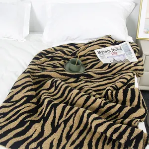 Luxury Leopard Print Double Layers Throw Fuzzy Cozy Comfy Animal Print And Plain Faux Fur Blanket For Bed Sofa