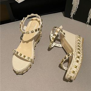 Sandalias-con-plataforma-de-color Jute Semelle Épaisse Cloutée Sexy Espadrille Sandales <span class=keywords><strong>à</strong></span> Plateforme Compensée pour Femmes - Product Image 3