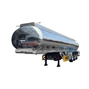 Semi-remorque citerne à pétrole en acier et aluminium de 45 m³ avec 3 essieux pour le transport de produits dangereux et la livraison de carburant - Product Image 1