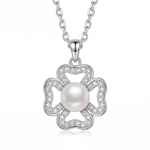 Collier en argent S925 avec perle d'eau douce, pendentif trèfle fleuri pavé de CZ, bijou élégant, cadeau pour femmes et filles - Product Image 1