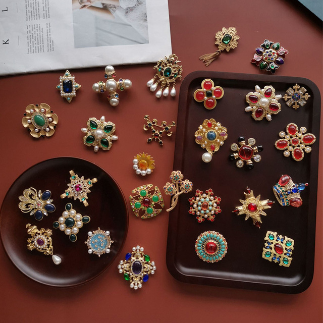 Fashion Vintage Brooch Pin Women's Luxury Rhinestone Brooches Crystal Wedding Party Jewelry Accessories