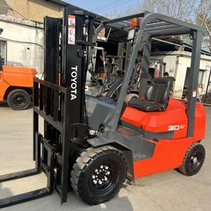 Chariots élévateurs d'occasion à vendre : 3 tonnes, 5 tonnes, 6 tonnes, 8 tonnes, 12 tonnes, moteurs japonais d'origine Isuzu et Toyota à vendre - Product Image 2