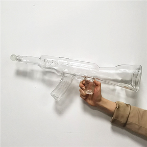 Vente en gros de bouteilles de vin en verre transparentes vides en forme de <span class=keywords><strong>AK</strong></span> <span class=keywords><strong>47</strong></span>, carafe à whisky, rhum - Product Image 1