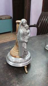 Estatua de la Virgen María en Metal para Decoración de Mesa - Product Image 4