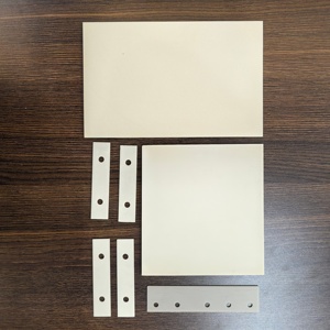 ALN 알루미나 세라믹 스페이서 블록 시트 기재 산업용 부품 3300-3600 Mpa 압축 강도 1600C 최대 온도 250-270T - Product Image 3