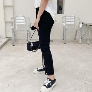 Pantalones Vaqueros Acampanados de Algodón para Mujer Tallas Grandes con Dobladillo Abierto N7502 Color Sólido Estilo Femenino Adulto - Product Image 3