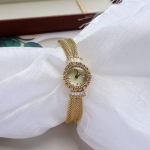 2025 थोक टास्सेल मेश स्ट्रैप फैंसी महिलाएं विंटेज डिजाइन फैशन महिला ब्रेसलेट वॉच गिफ्ट सेट - Product Image 3